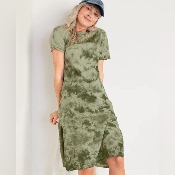 Tie-Dye Green Relaxed Fit Women's Maxi Dress - Picture 2 of 2